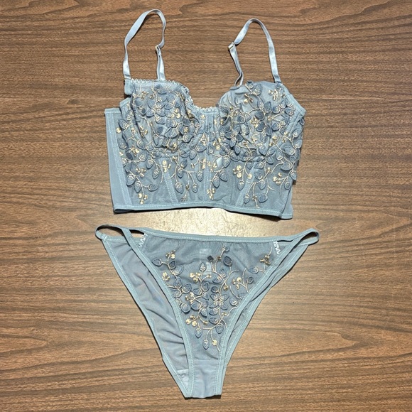 kawaii babe Other - NEW Kawaii Babe Floral Embroidered Bustier XL W/ Matching Underwear